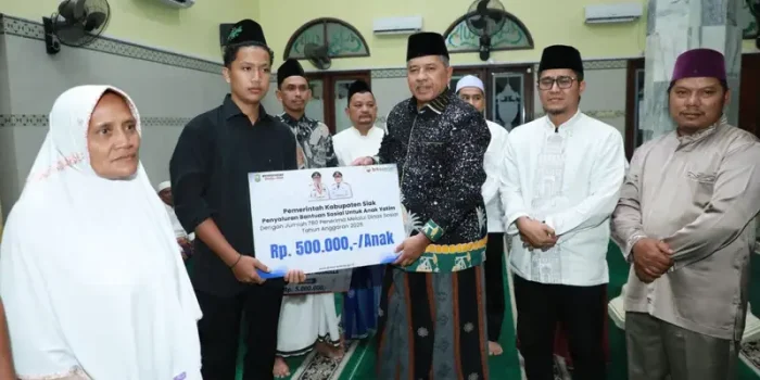Safari Ramadan di Kampung Teluk Merbau, Bupati Alfedri Ajak Masyarakat Pentingnya Zakat