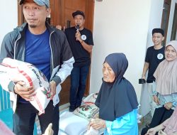 Nico Demus Center Hadirkan Bantuan Sembako, Warga Jatiasih Merasa Terbantu